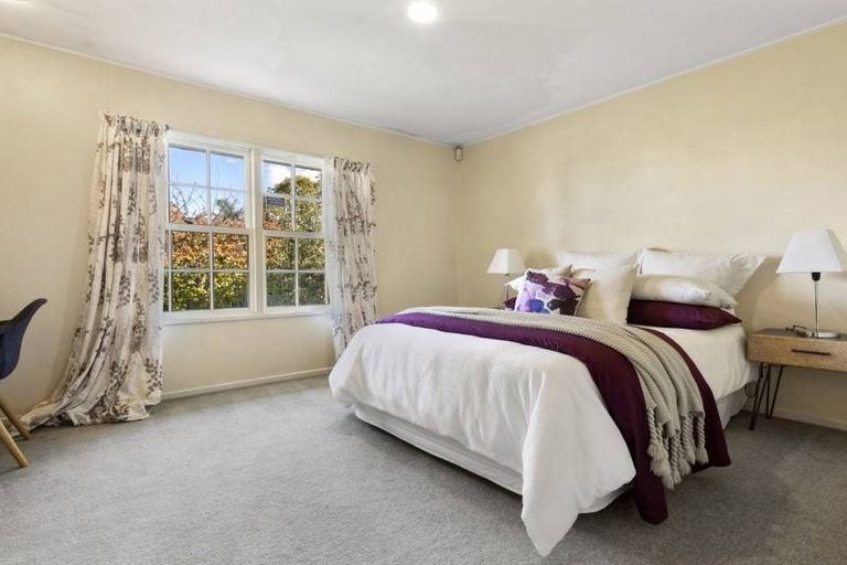 Photo of property in 11 Fielding Crescent, Farm Cove, Auckland, 2012