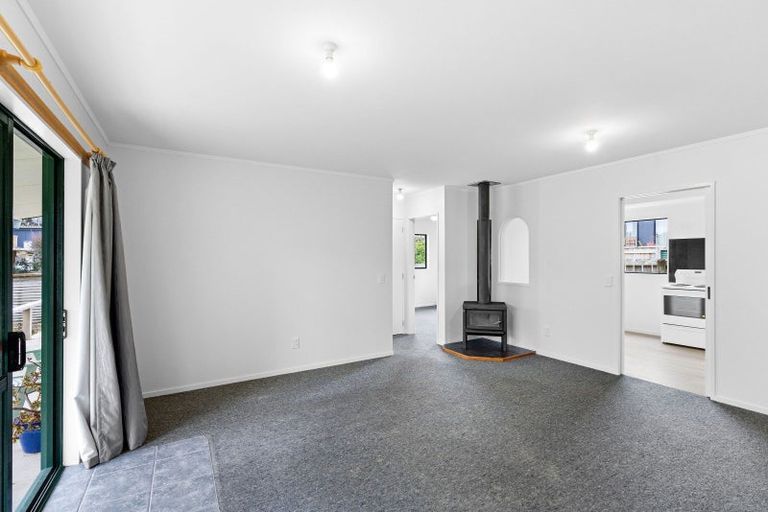 Photo of property in 14 Karaka Street, Otaki Beach, Otaki, 5512