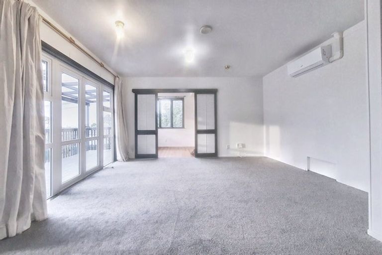 Photo of property in 75 Forest Hill Road, Henderson, Auckland, 0612