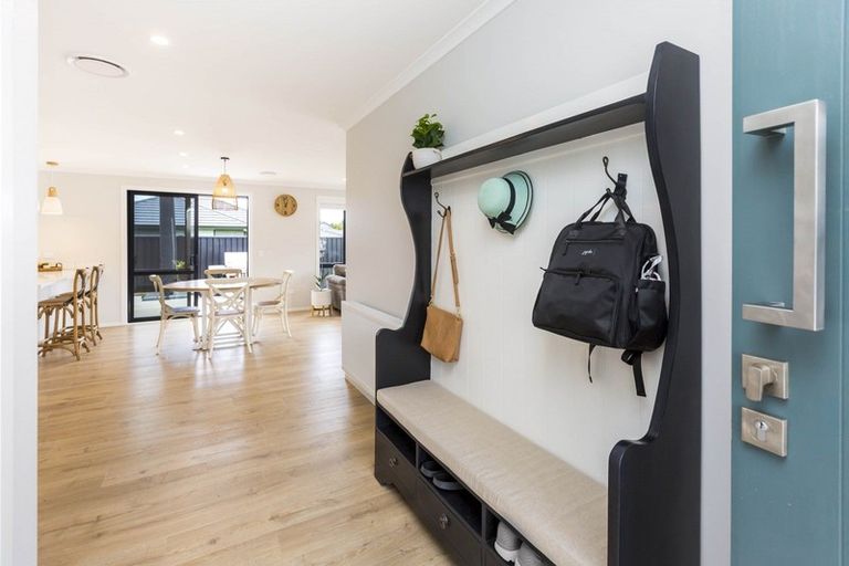 Photo of property in 27 Salisbury Crescent, Wallaceville, Upper Hutt, 5018