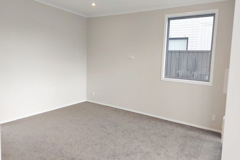 Photo of property in 25 Koreke Close, Kenepuru, Porirua, 5022