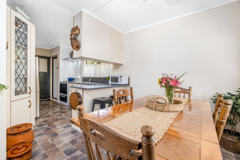 Photo of property in 90 Omapere Street, Whitby, Porirua, 5024