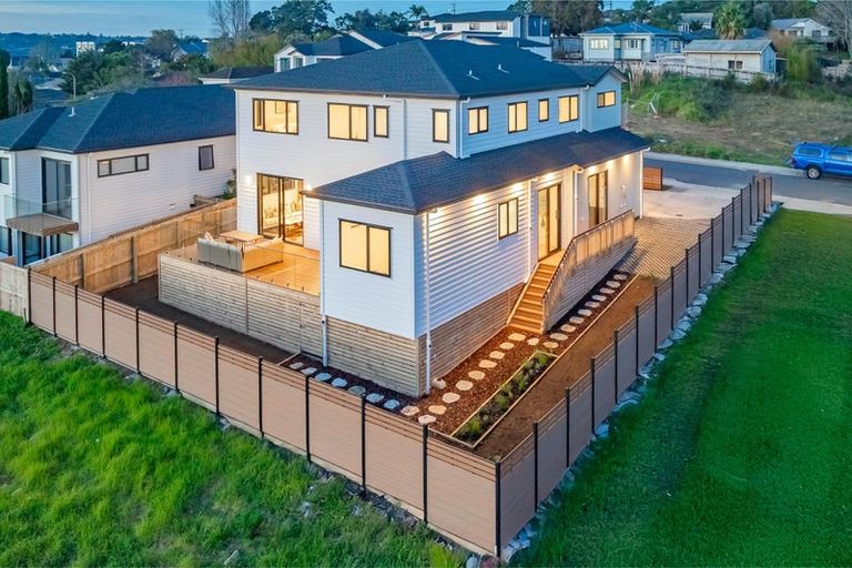 Photo of property in 10 Monte Cristal Avenue, Swanson, Auckland, 0614