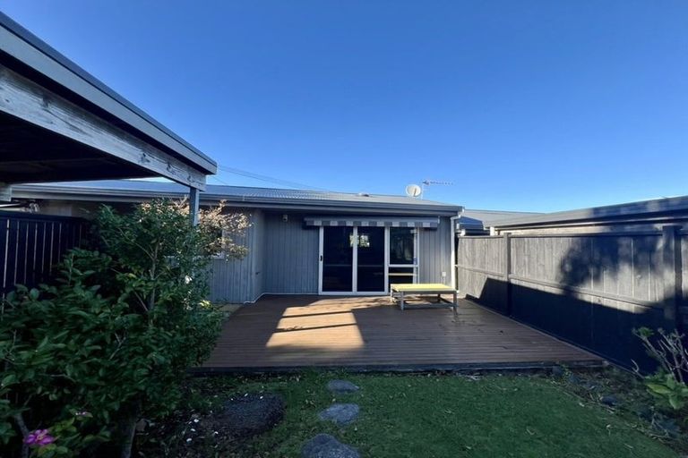 Photo of property in 2/48a Taharoto Road, Takapuna, Auckland, 0622