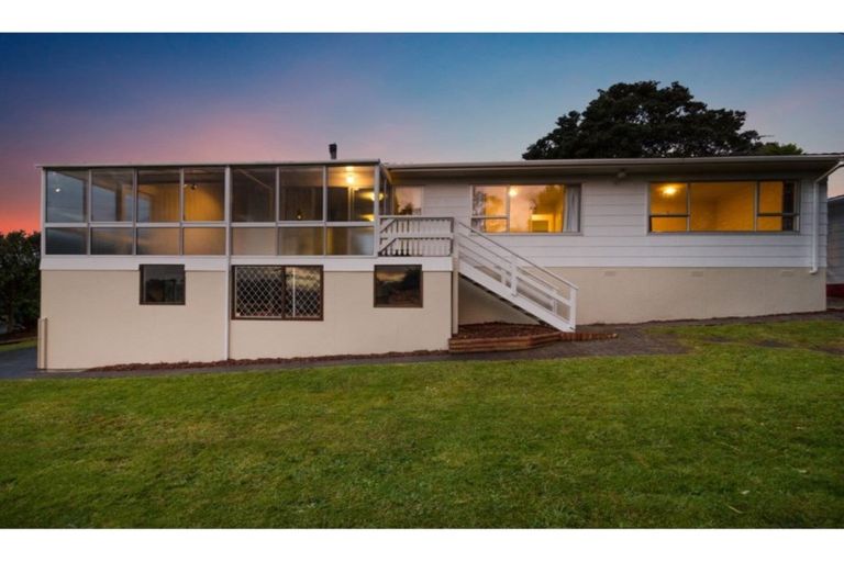Photo of property in 4 Mcentee Road, Waitakere, Auckland, 0816