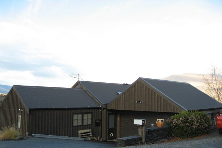 Photo of property in 25 Stone Ridge Place, Queenstown, 9300