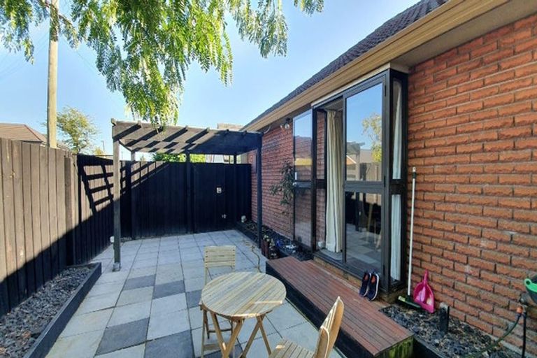 Photo of property in 1/68 Abberley Crescent, St Albans, Christchurch, 8014