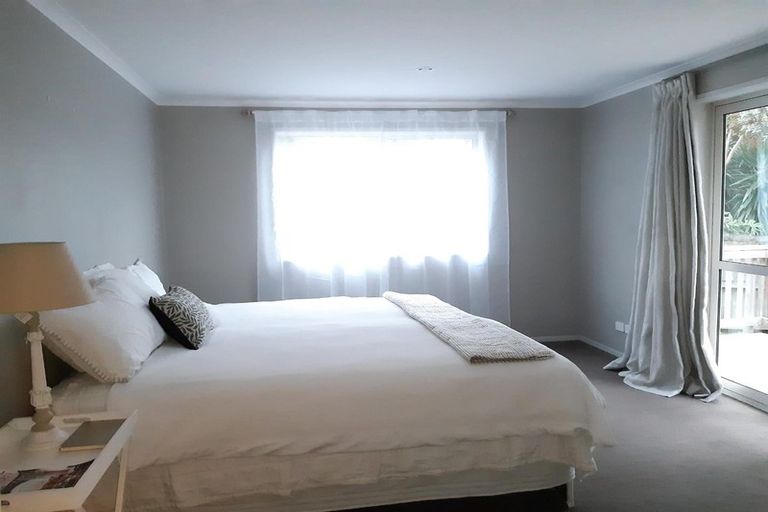 Photo of property in 966b Whangaparaoa Road, Manly, Whangaparaoa, 0930