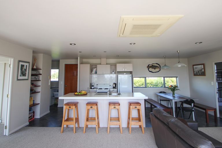 Photo of property in 26 Magdala Street, Kakanui, Oamaru, 9495