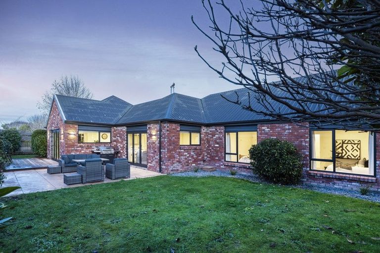 Photo of property in 54 Regency Crescent, Redwood, Christchurch, 8051