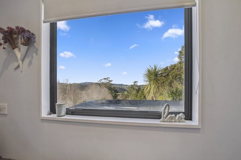 Photo of property in 82 Pinchgut Road, Kaukapakapa, 0873