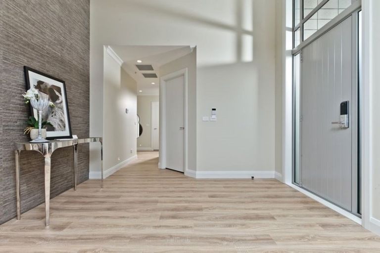 Photo of property in 17 Kuawa Drive, Kumeu, 0810