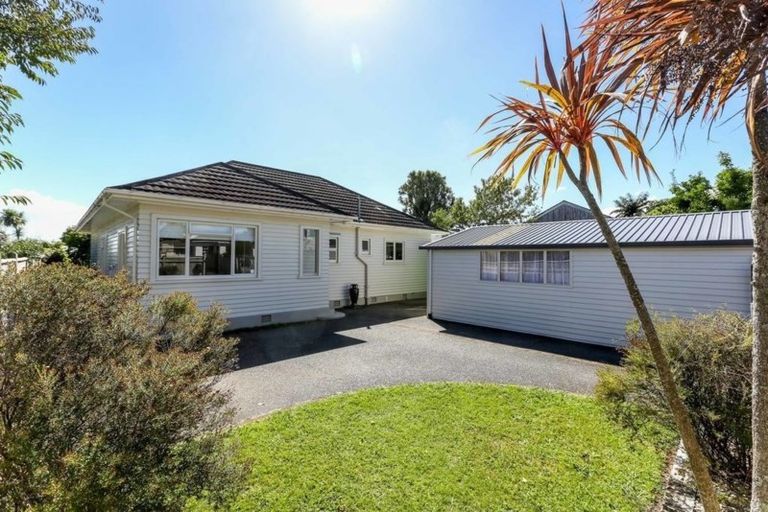 Photo of property in 27 List Street, Welbourn, New Plymouth, 4310