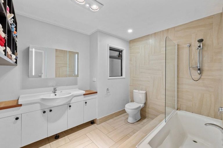 Photo of property in 14 Te Arai Point Road, Te Arai, Wellsford, 0975