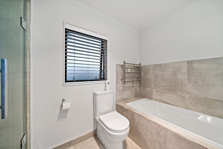 Photo of property in 26 Kearns Drive, Hobsonville, Auckland, 0616