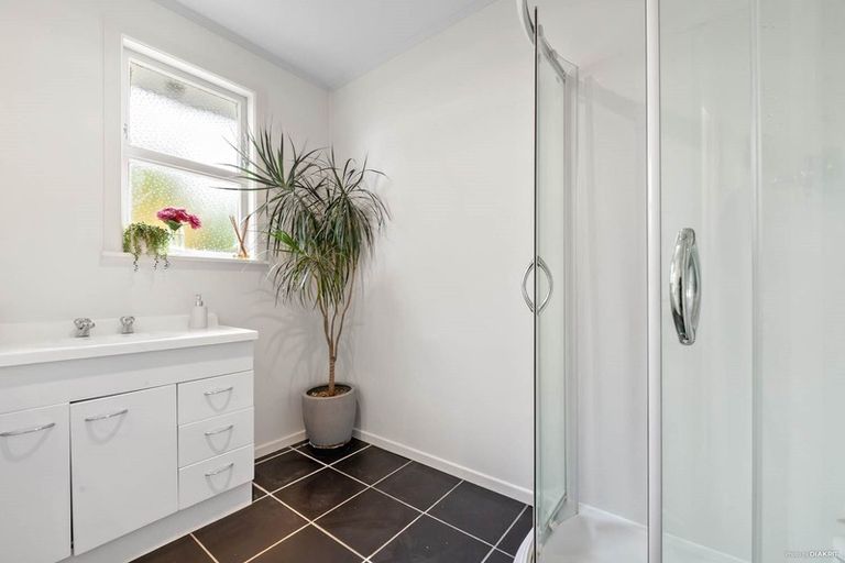 Photo of property in 18 Cargill Street, Papakura, 2110