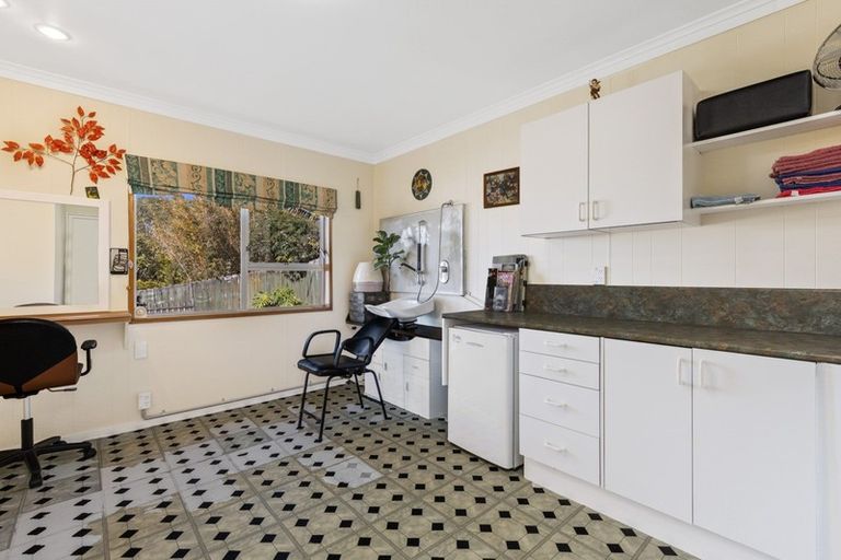 Photo of property in 13 Mcdowell Crescent, Hillcrest, Auckland, 0627
