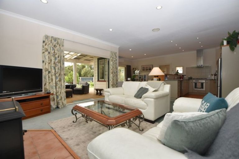 Photo of property in 17 Moreton Road, Carterton, 5713