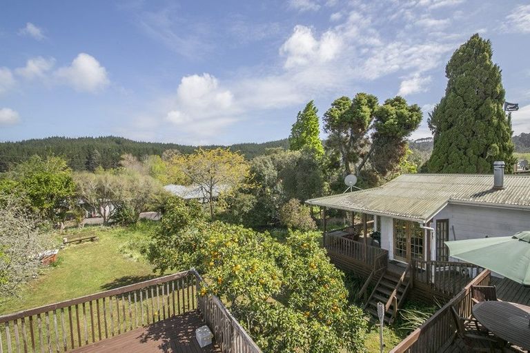 Photo of property in 18 School Road, Riverhead, 0820