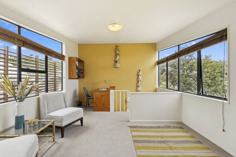 Photo of property in 25 Happy Valley Road, Owhiro Bay, Wellington, 6023