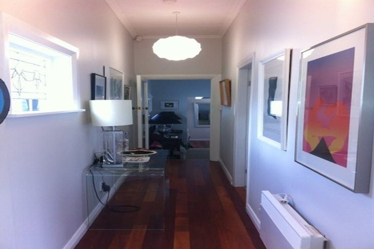 Photo of property in 9 Herald Terrace, Berhampore, Wellington, 6023