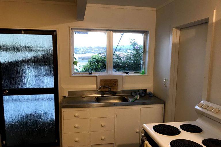 Photo of property in 10 Queens Drive, Kilbirnie, Wellington, 6022