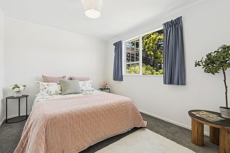 Photo of property in 105b Taylor Terrace, Tawa, Wellington, 5028