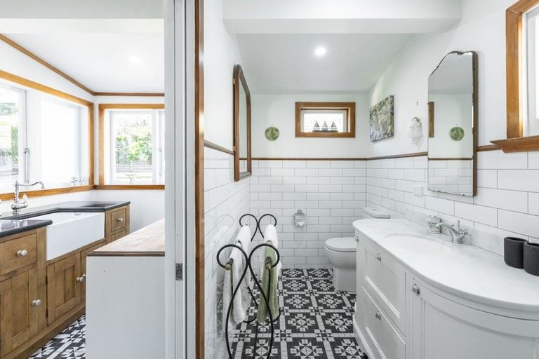 Photo of property in 3 Hooker Avenue, Hospital Hill, Napier, 4110