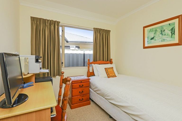 Photo of property in 6 Flemington Place, Taradale, Napier, 4112