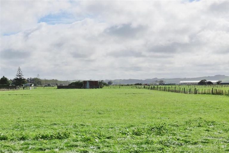 Photo of property in 66 Robertson Road, Ruawai, 0591