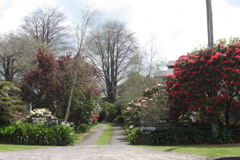 Photo of property in 35c Grand Vue Road, Kawaha Point, Rotorua, 3010