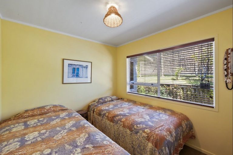 Photo of property in 8a Wairahi Road, Langs Beach, Waipu, 0582