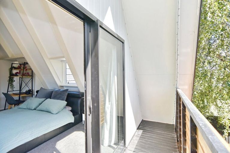 Photo of property in 33 Heyders Road, Spencerville, Christchurch, 8083