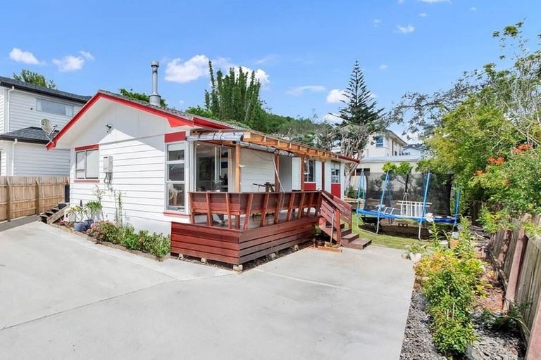 Photo of property in 58 Awaruku Road, Torbay, Auckland, 0630