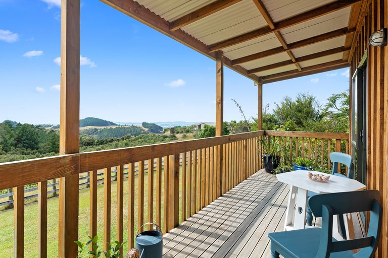 Photo of property in 181 Govan Wilson Road, Whangaripo, Warkworth, 0985