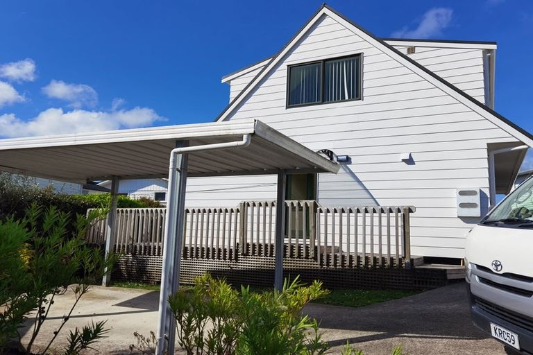 Photo of property in 2/13 Cheryl Place, Hillcrest, Auckland, 0627