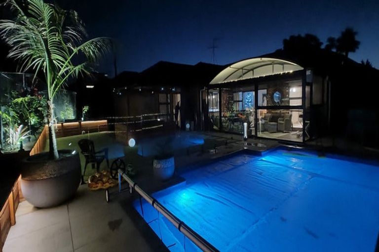 Photo of property in 18 Parkhaven Drive, Rosehill, Papakura, 2113