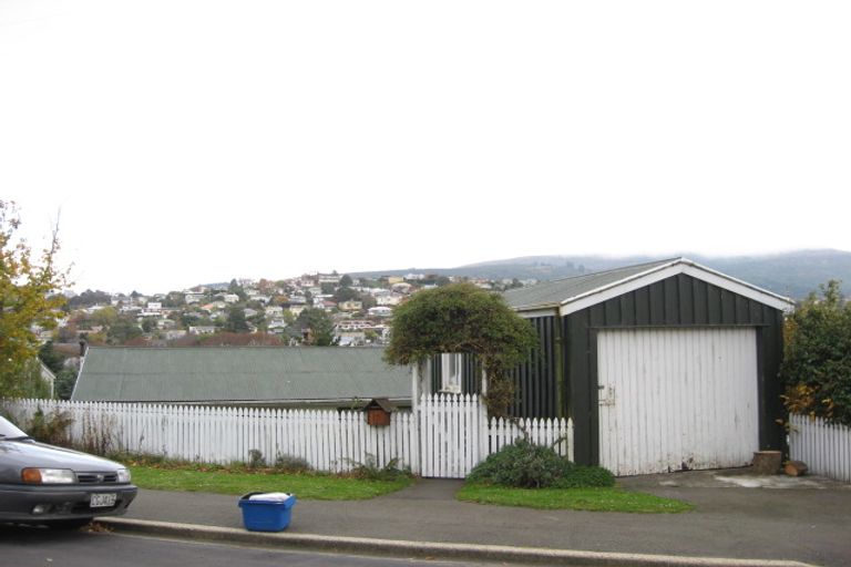 Photo of property in 17 Walton Street, Kaikorai, Dunedin, 9010