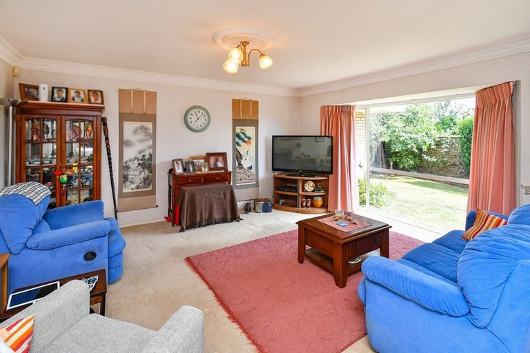 Photo of property in 2/22 Butterworth Avenue, Opaheke, Papakura, 2113