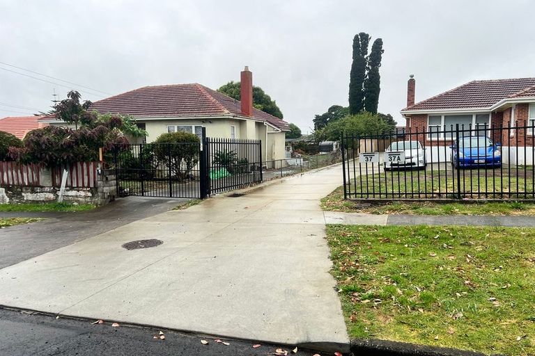Photo of property in 39 Cambridge Terrace, Papatoetoe, Auckland, 2025