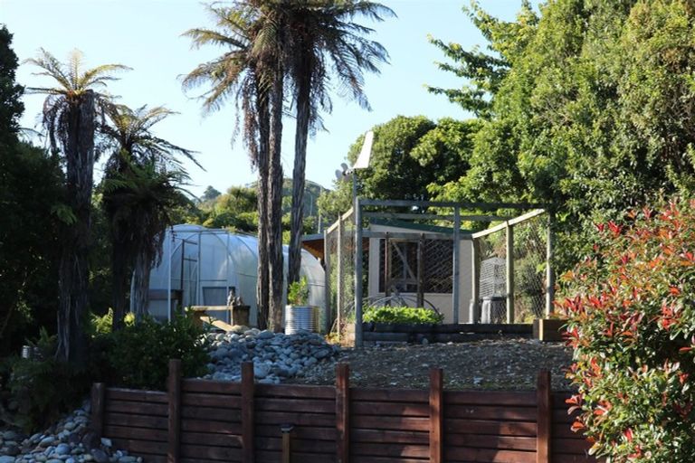 Photo of property in 124 Tasman Street, Karoro, Greymouth, 7805