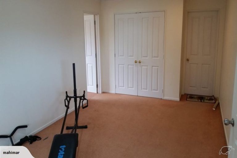 Photo of property in 127 Hobsonville Road, West Harbour, Auckland, 0618