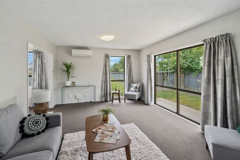 Photo of property in 1/11 Manor Place, Bryndwr, Christchurch, 8053