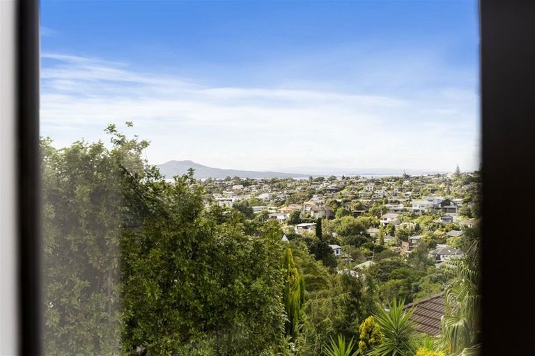 Photo of property in 1/9 Marigold Place, Mairangi Bay, Auckland, 0630