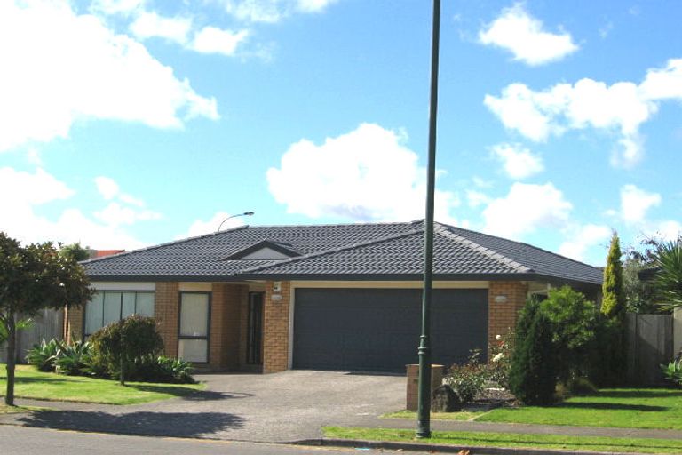 Photo of property in 2 Gunner Drive, Te Atatu Peninsula, Auckland, 0610