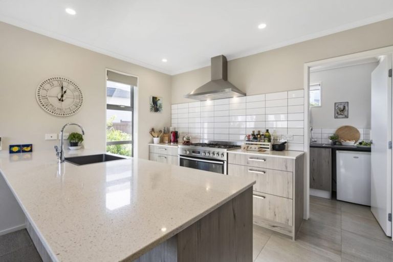 Photo of property in 12 Arbors Track, Silverdale, 0932