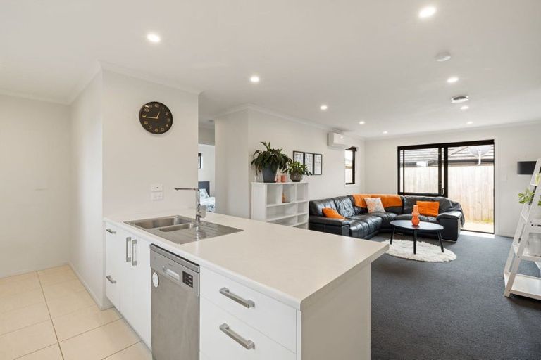 Photo of property in 8 Manawaroa Close, Grandview Heights, Hamilton, 3200