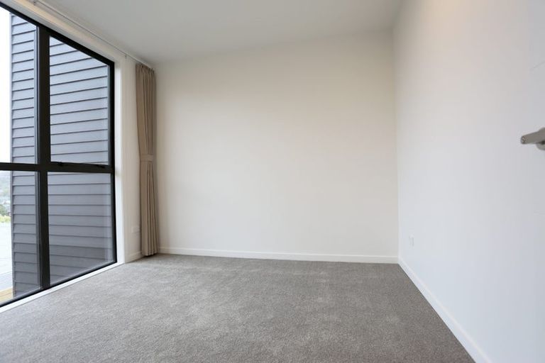 Photo of property in 13d King Richard Place, Browns Bay, Auckland, 0630