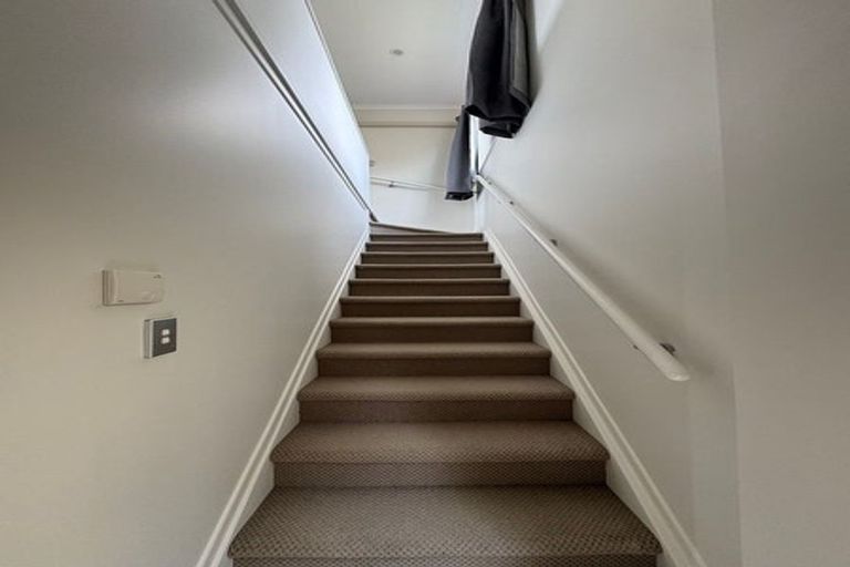 Photo of property in 12 Mangerton Lane, East Tamaki Heights, Auckland, 2016