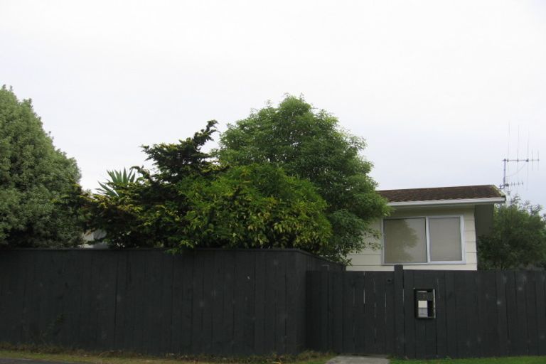 Photo of property in 21 Cecil Place, Cloverlea, Palmerston North, 4412